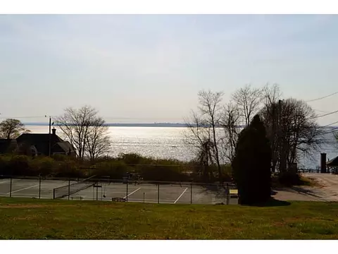 33 Forest Rd, Bristol, RI 02809 photo 19
