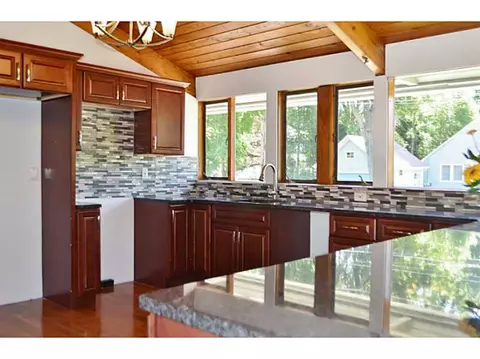 33 Forest Rd, Bristol, RI 02809 photo 4