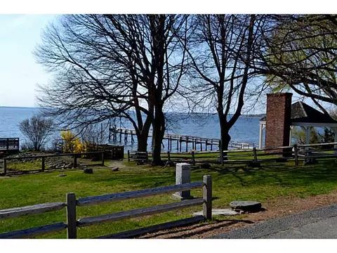 33 Forest Rd, Bristol, RI 02809 photo 18