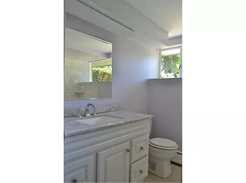 33 Forest Rd, Bristol, RI 02809 photo 14