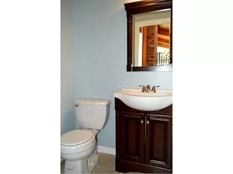 33 Forest Rd, Bristol, RI 02809 photo 8