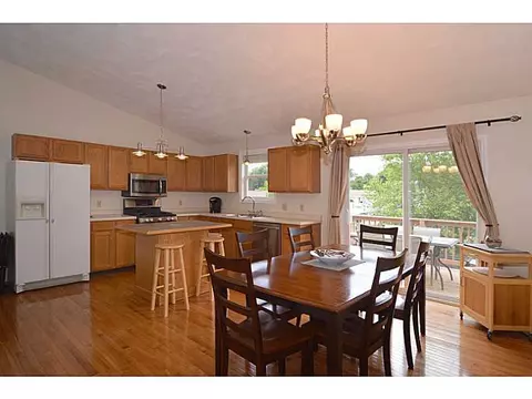 3 Hamlet Ct, Bristol, RI 02809 photo 5