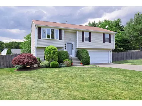3 Hamlet Ct, Bristol, RI 02809 photo 1
