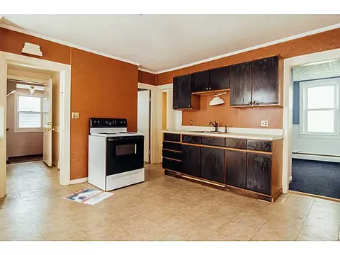 1087 Park Ave, Woonsocket, RI 02895 photo 13