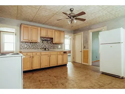 1087 Park Ave, Woonsocket, RI 02895 photo 8