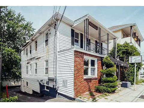 1087 Park Ave, Woonsocket, RI 02895 photo 2