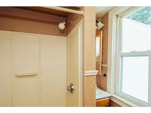 1087 Park Ave, Woonsocket, RI 02895 photo 9