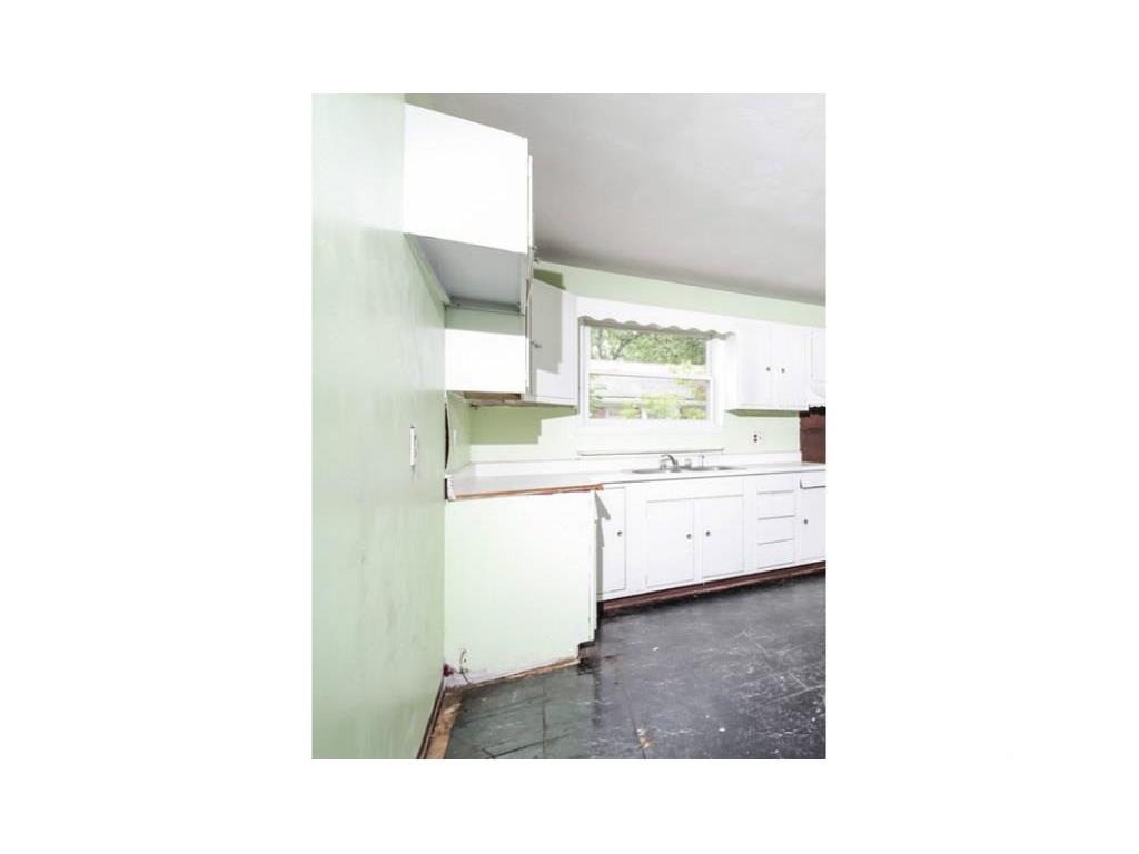 96 Rosemere Ave, Warwick, RI 02889 photo 8