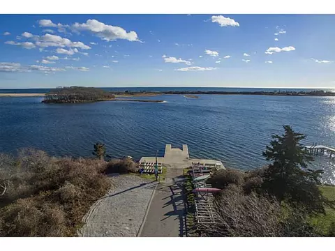 52 Wagner Rd, Westerly, RI 02891 photo 3