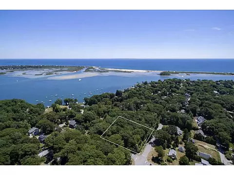52 Wagner Rd, Westerly, RI 02891 photo 2