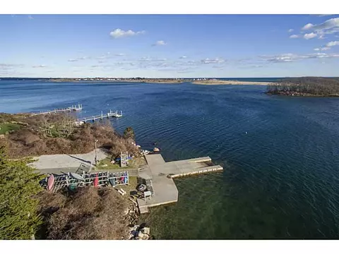 52 Wagner Rd, Westerly, RI 02891 photo 4