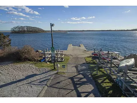 52 Wagner Rd, Westerly, RI 02891 photo 5