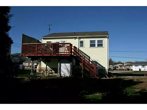 7 Rip Tide Dr, Westerly, RI 02891 photo 2