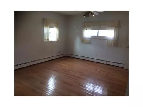 3 Francis St, Warren, RI 02885 photo 6