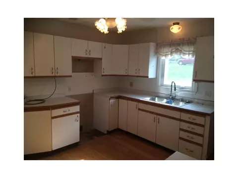 3 Francis St, Warren, RI 02885 photo 4