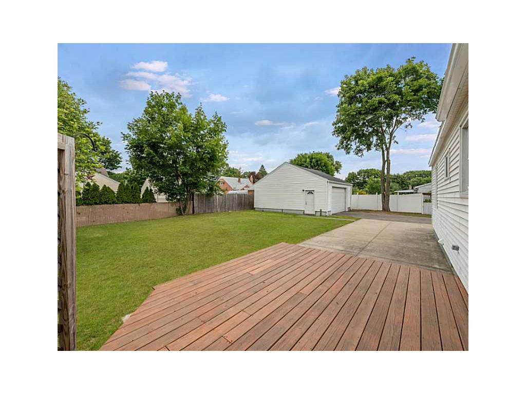77 Bertha Ave, Woonsocket, RI 02895 photo 20