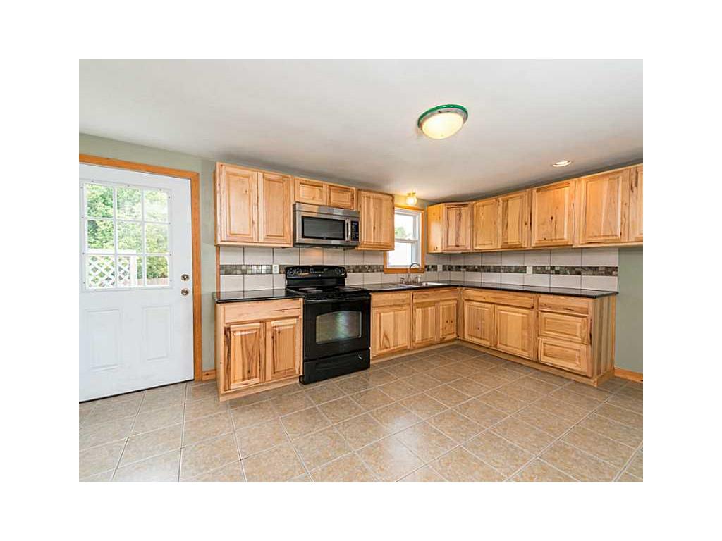 77 Bertha Ave, Woonsocket, RI 02895 photo 10