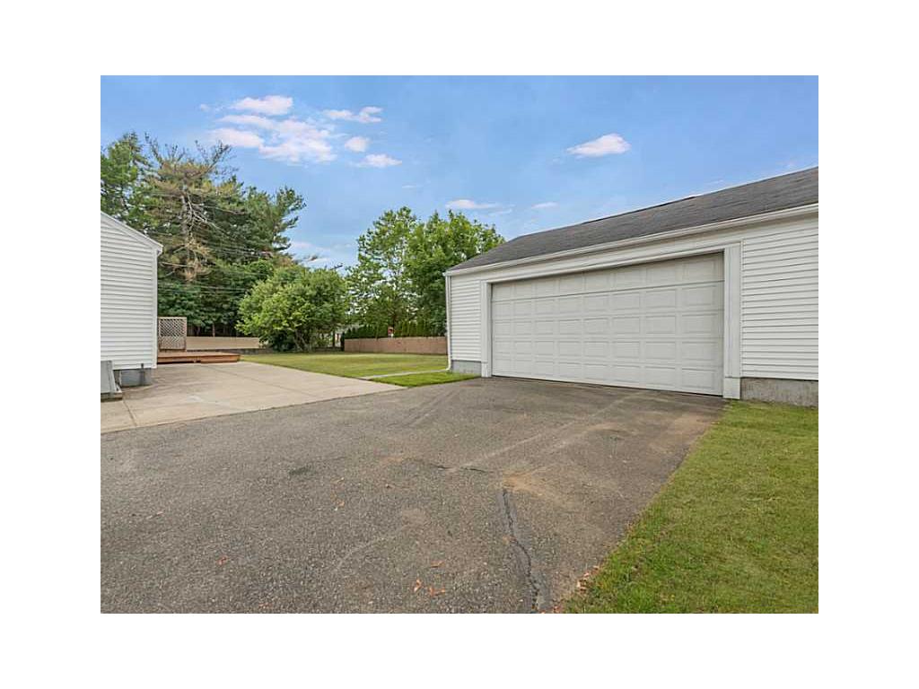 77 Bertha Ave, Woonsocket, RI 02895 photo 22