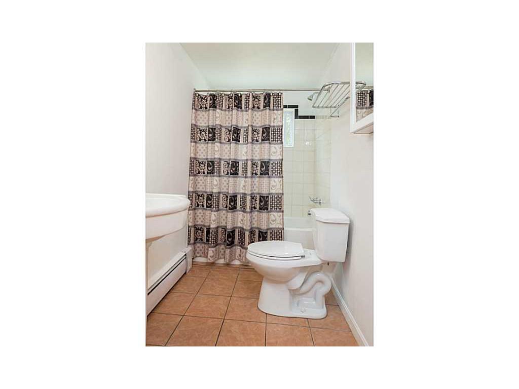 77 Bertha Ave, Woonsocket, RI 02895 photo 13