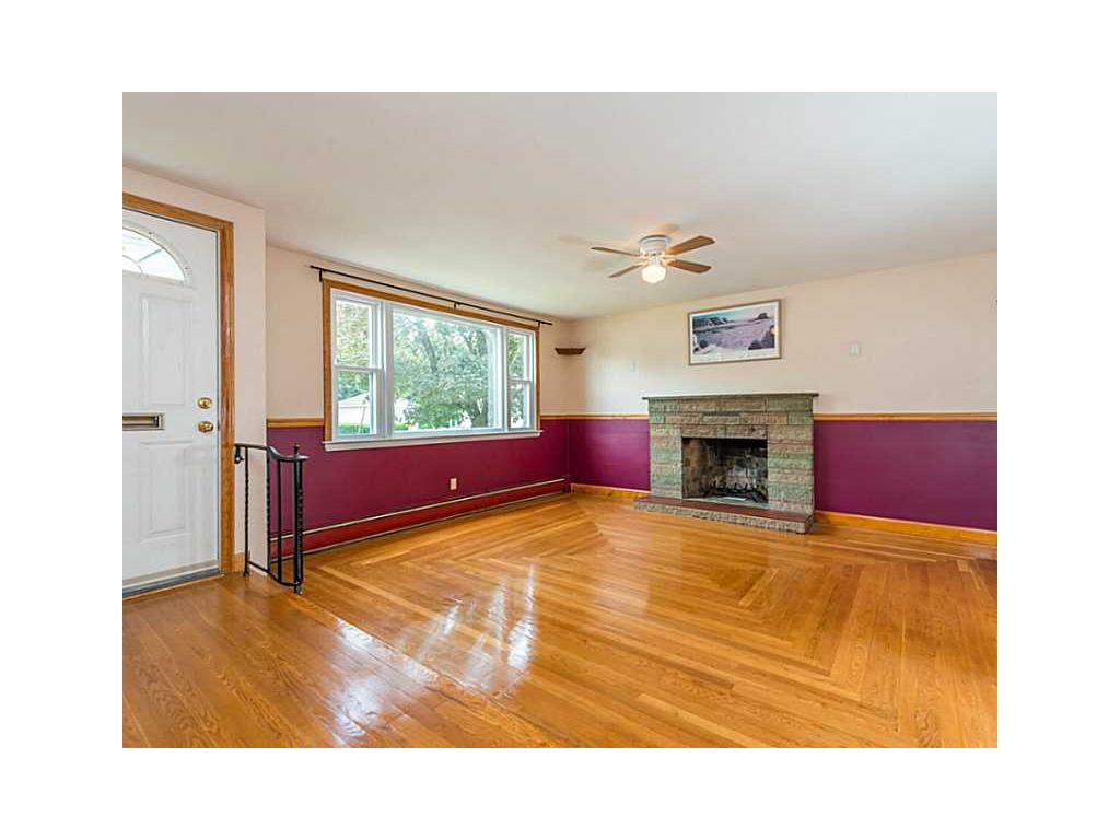 77 Bertha Ave, Woonsocket, RI 02895 photo 3