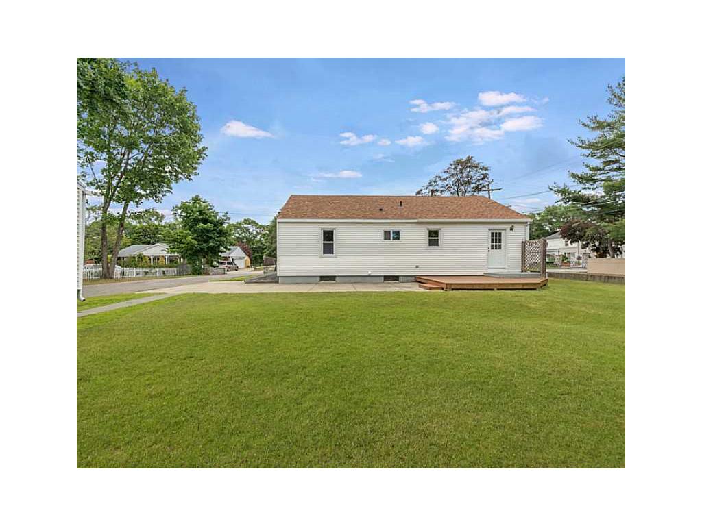 77 Bertha Ave, Woonsocket, RI 02895 photo 21