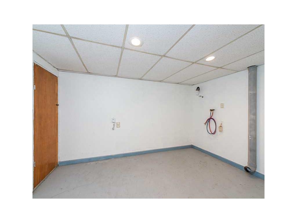 77 Bertha Ave, Woonsocket, RI 02895 photo 17