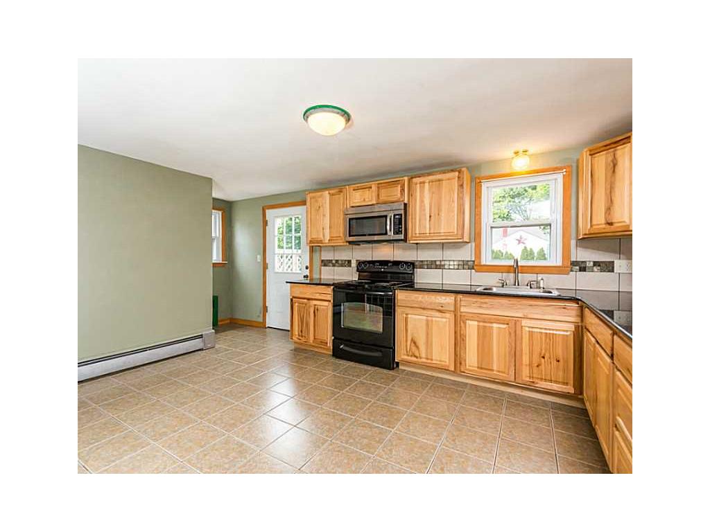 77 Bertha Ave, Woonsocket, RI 02895 photo 9