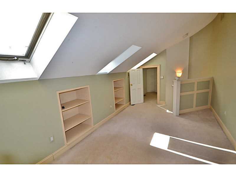 34 Oyster Pt, Warren, RI 02885 photo 11