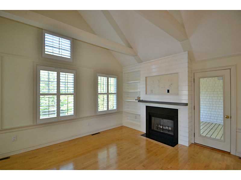 34 Oyster Pt, Warren, RI 02885 photo 6