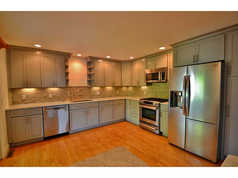 34 Oyster Pt, Warren, RI 02885 photo 8