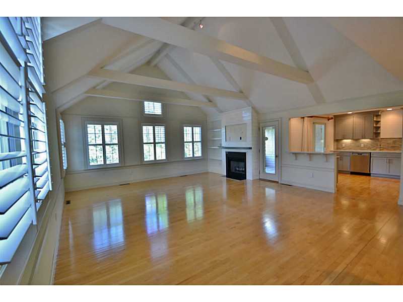 34 Oyster Pt, Warren, RI 02885 photo 5