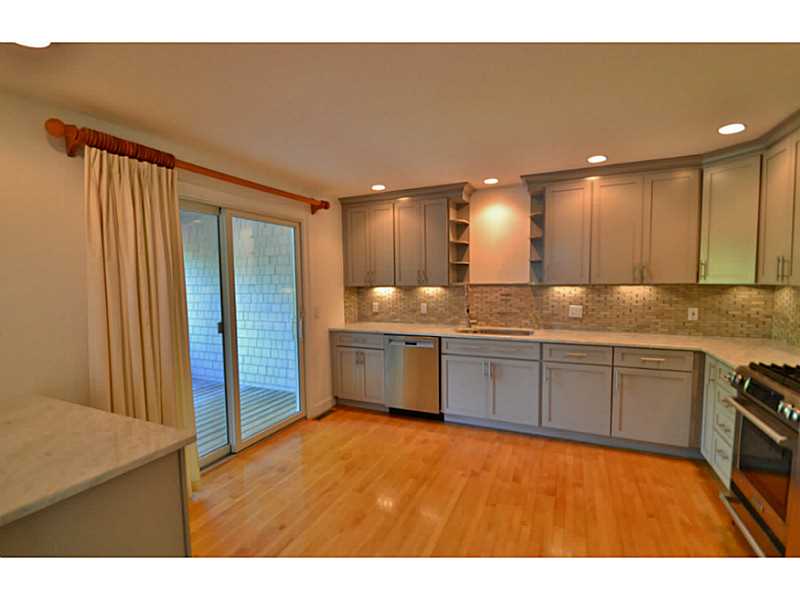 34 Oyster Pt, Warren, RI 02885 photo 9