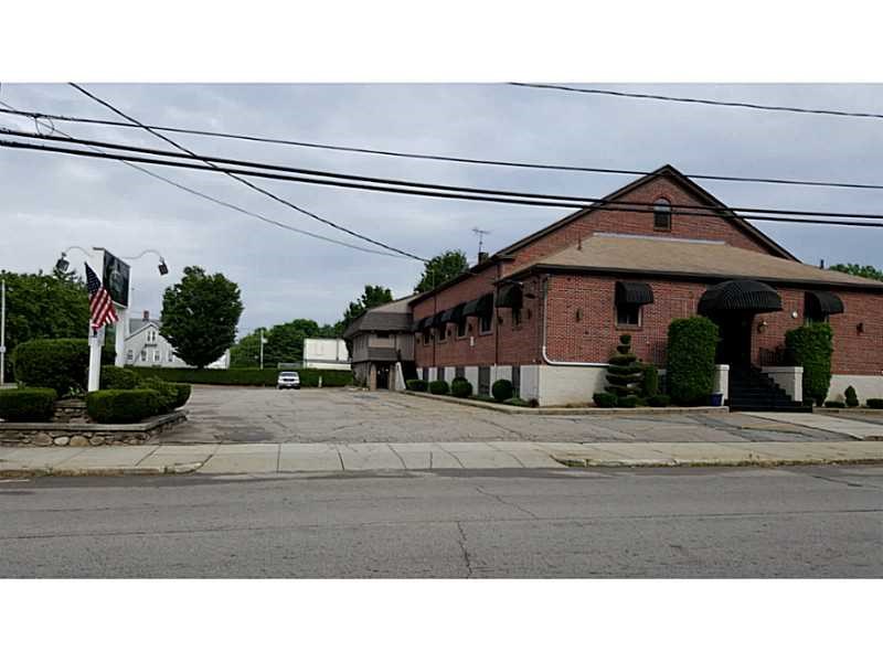 476 Rathbun St, Woonsocket, RI 02895 photo 1