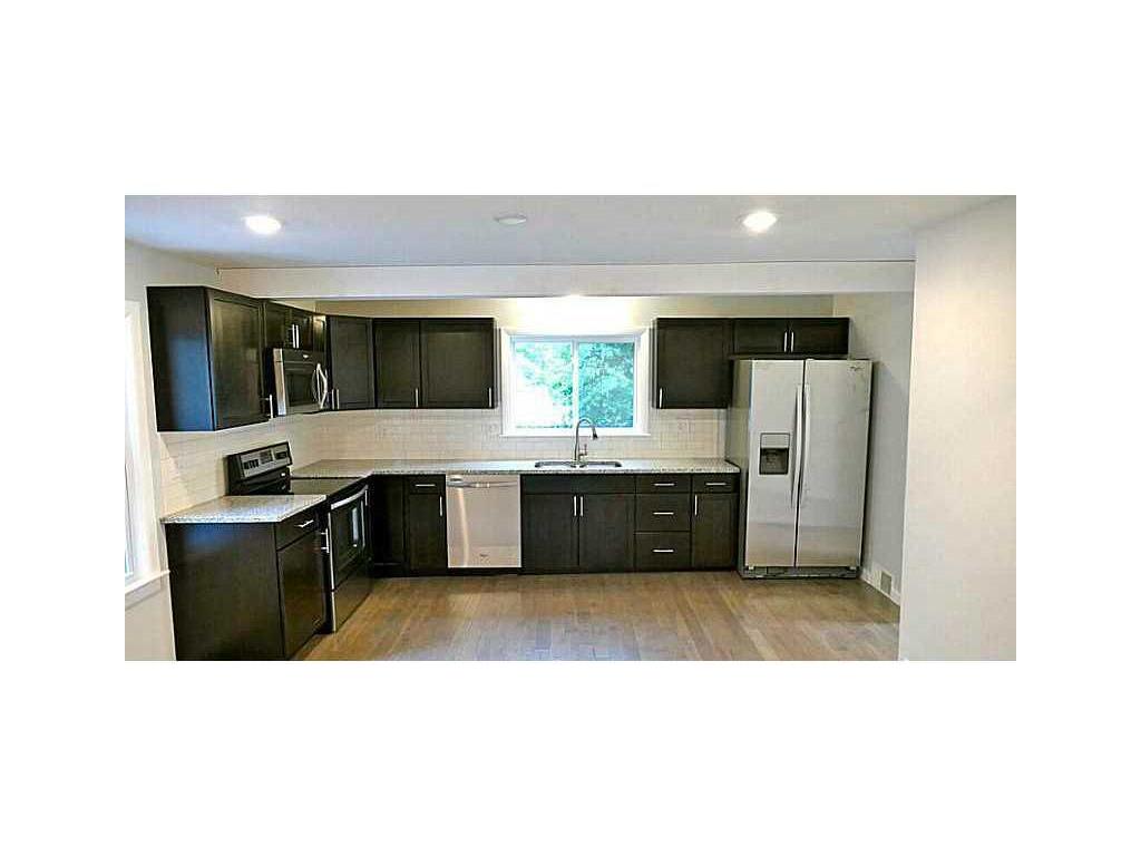 33 Janett Ave, Woonsocket, RI 02895 photo 5