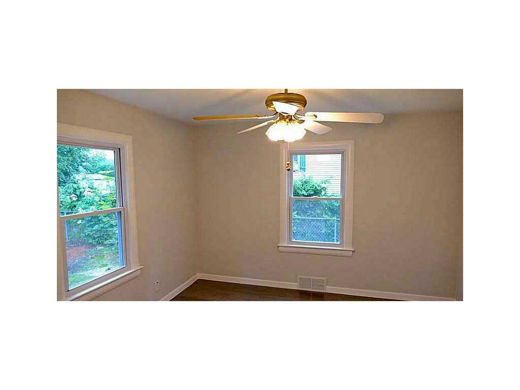 33 Janett Ave, Woonsocket, RI 02895 photo 10