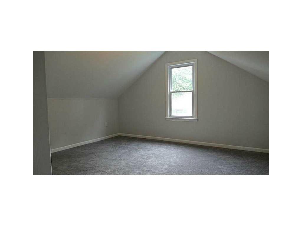 33 Janett Ave, Woonsocket, RI 02895 photo 12