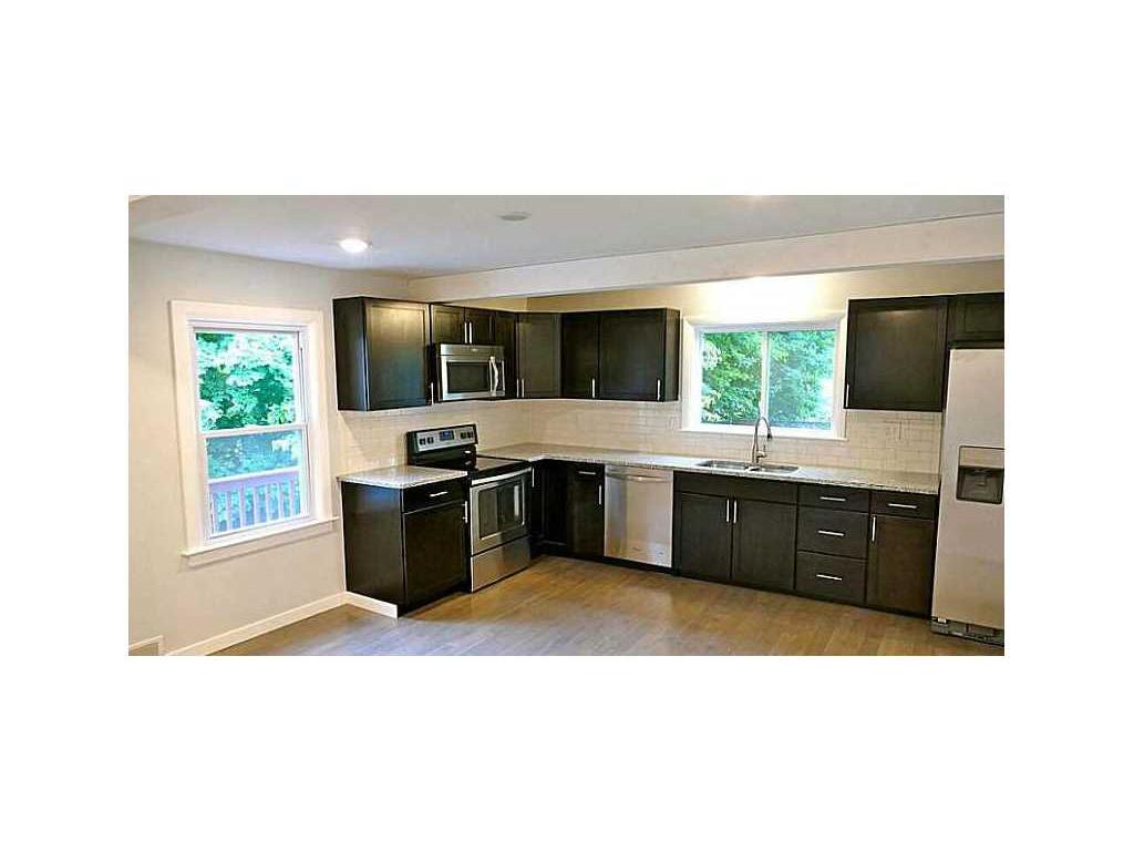 33 Janett Ave, Woonsocket, RI 02895 photo 4
