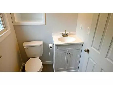 33 Janett Ave, Woonsocket, RI 02895 photo 17
