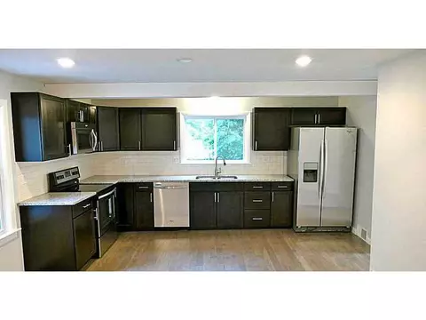 33 Janett Ave, Woonsocket, RI 02895 photo 5