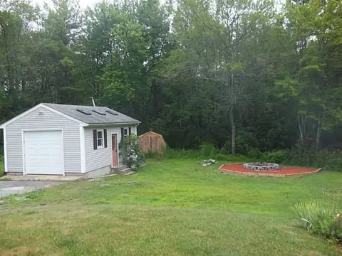 330 Maureen Cir, Mapleville, RI 02839 photo 3