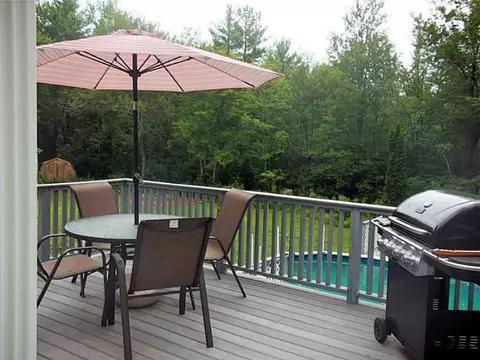 330 Maureen Cir, Mapleville, RI 02839 photo 15