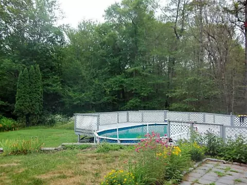 330 Maureen Cir, Mapleville, RI 02839 photo 18