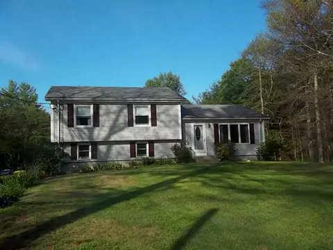 330 Maureen Cir, Mapleville, RI 02839 photo 1