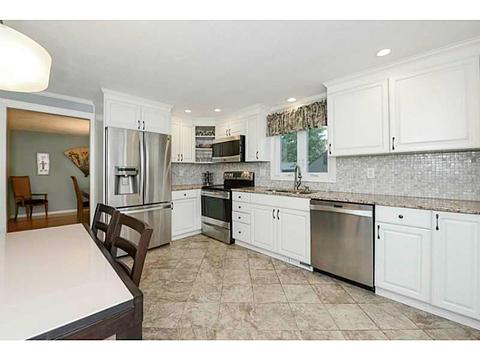 280 Algonquin Dr, Warwick, RI 02888 photo 4