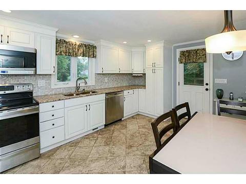 280 Algonquin Dr, Warwick, RI 02888 photo 5