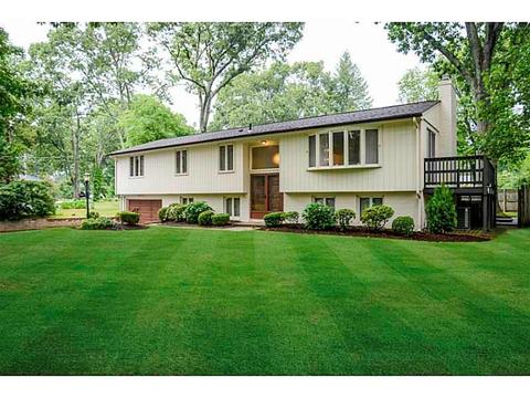 280 Algonquin Dr, Warwick, RI 02888 photo 1