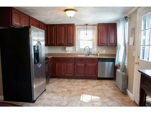 35 Apollo St, Warwick, RI 02888 photo 4