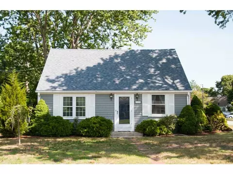 35 Apollo St, Warwick, RI 02888 photo 1
