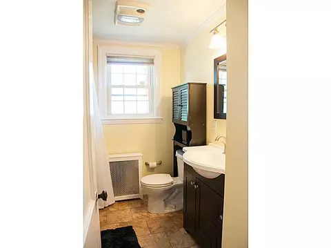 35 Apollo St, Warwick, RI 02888 photo 8
