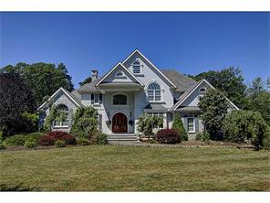 107 Crest Dr, Cranston, RI 02921 photo 1